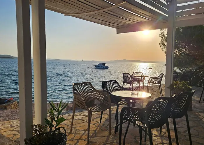Buqez Sun 4 U - Oikos Eco - 4 *